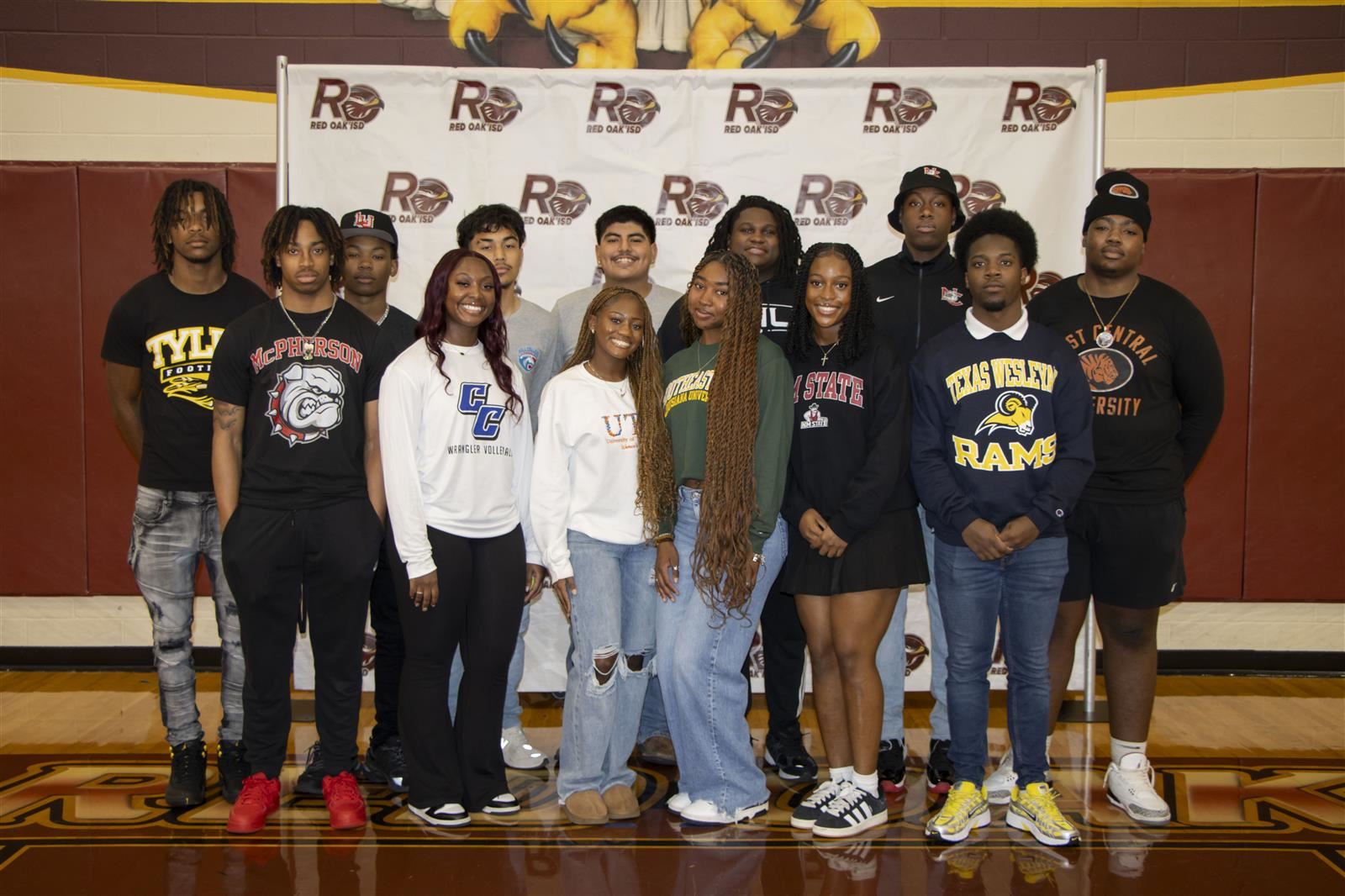  Pic of signees